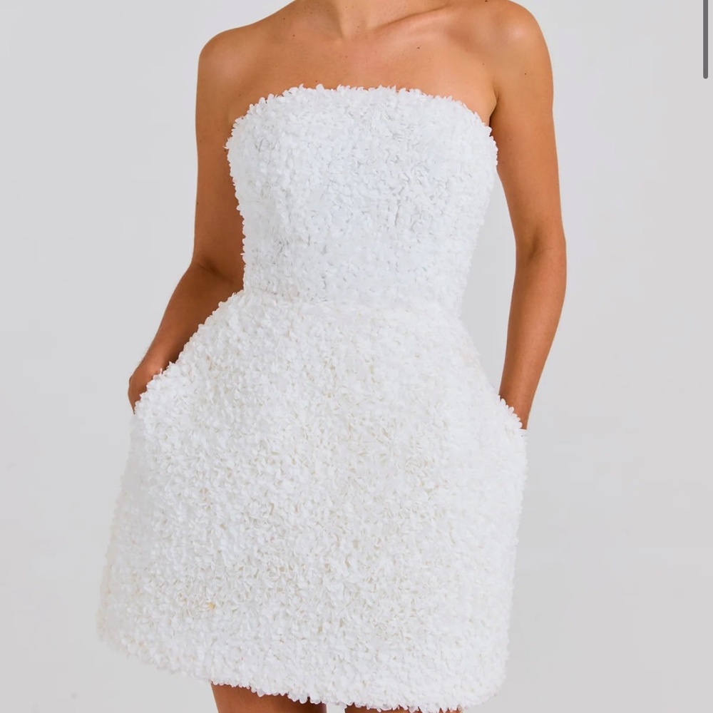 NADINE MERABI Strapless Textured White Dress -  NEVER WORN WITH TAG 🤍